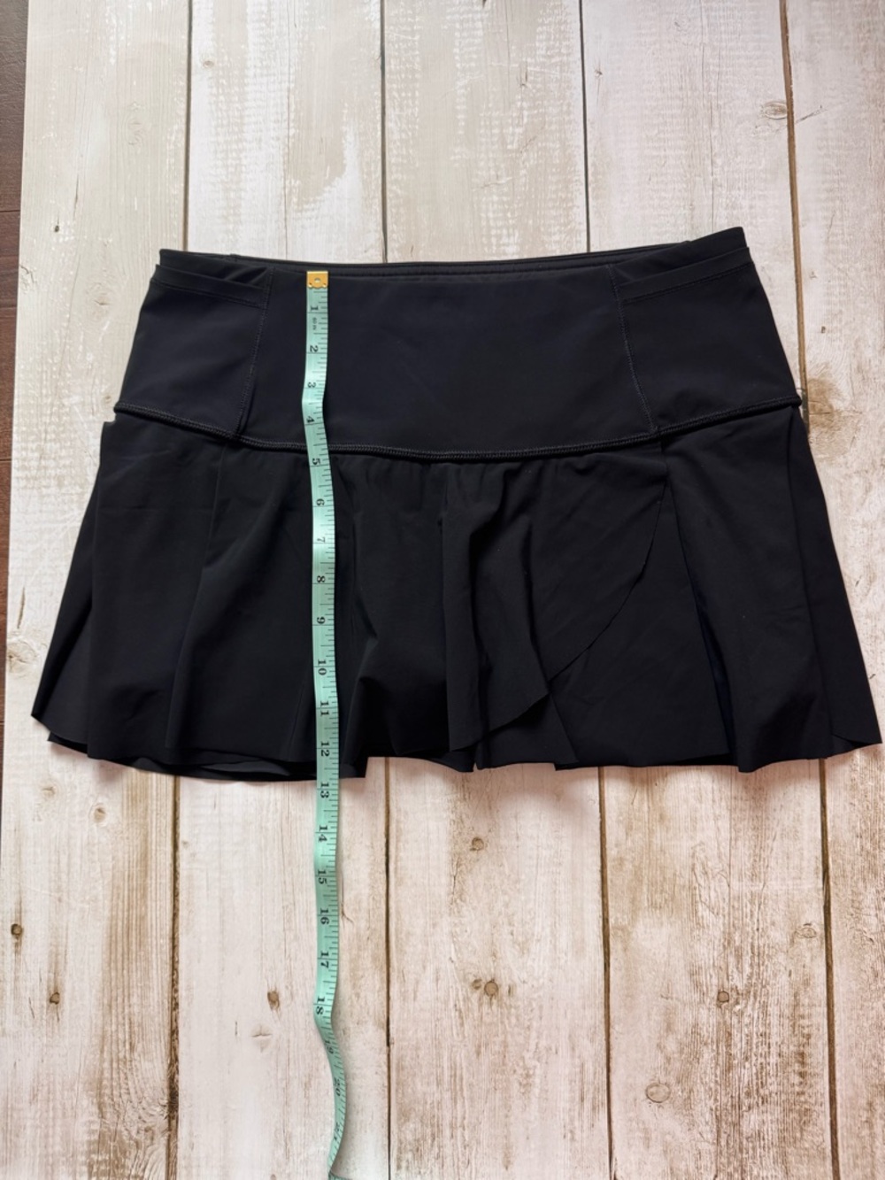 Lululemon Hit Your Stride Skirt sz 6